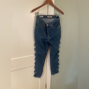 Rare Levi’s Mom Jean Size 27 with Bowties